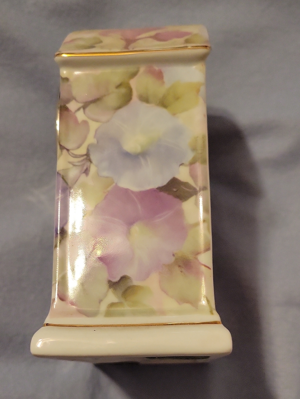 Floral Porcelain Mantel Clock in Pastel Colors - Picture 4 of 7